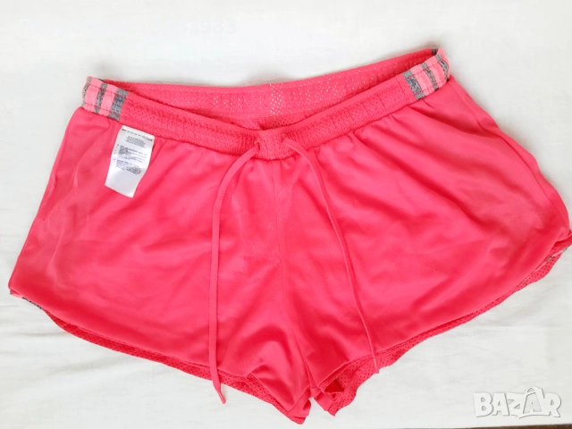 Adidas дамски къси панкалони, снимка 5 - Къси панталони и бермуди - 54527204