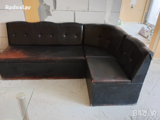 Черен, кожен, разтегателен диван