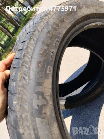 ПРОДАВАМ 2бр. ЛЕТНИ ГУМИ 235/50/18 FIRESTONE С DOT: 07/25г., снимка 4 - Гуми и джанти - 54711319