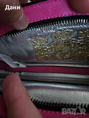 Продавам чисто НОВА малка секси Дамска чанта Juicy Couture, оригинална, розова, снимка 8 - Чанти - 55547819