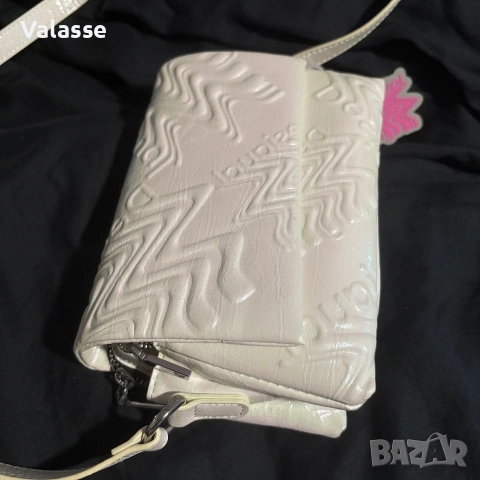 Desigual малка дамска чанта, неупотребявана, снимка 10 - Чанти - 55054004