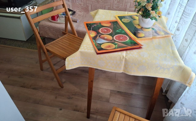 Продажба кухненска маса с четири стола, снимка 2 - Маси - 54591180