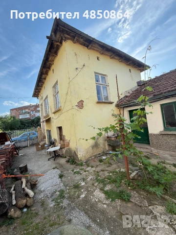 Къща в центъра на гр. Луковит, снимка 2 - Къщи - 54822334