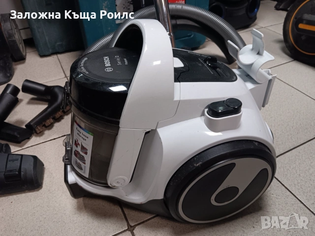 Прахосмукачка Bosch BGS05A222 Cleann'n Series 2 с 3 приставки