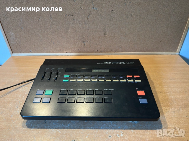 барабанна машина "Yamaha RX15 Digital Rhythm Programmer "