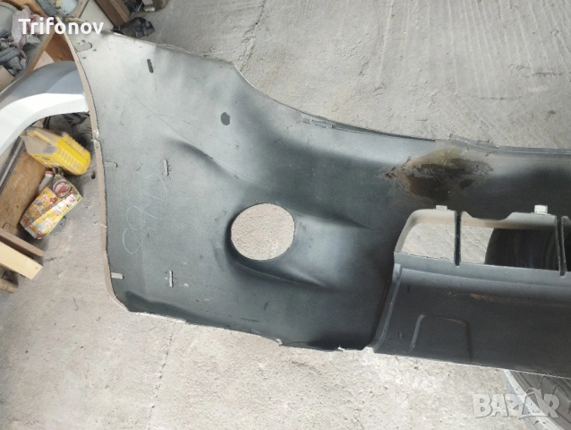 Оригинална предна броня Toyota Hilux 2005-2009, снимка 6 - Части - 54729502