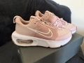 Дамски маратонки Nike в розово, снимка 1