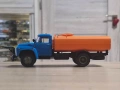 ЗИЛ-130 водоносна 1977 - мащаб 1:43 на DeAgostini моделът е нов в блистер, снимка 2