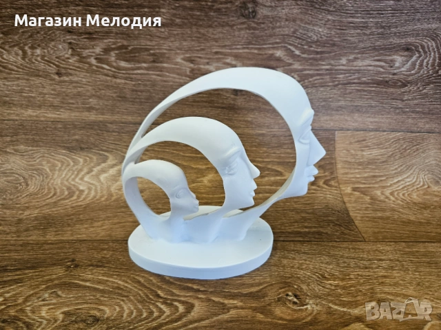 Модерна абстрактна статуетка „Семейство“ / Декоративна скулптура от смола (Бяла), снимка 2 - Декорация за дома - 54697434