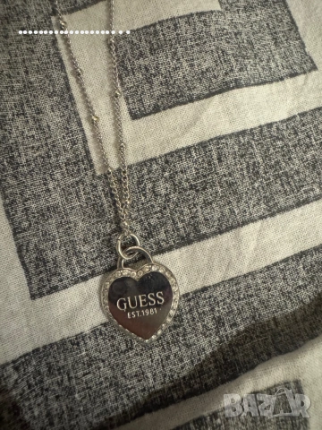 Колие на guess