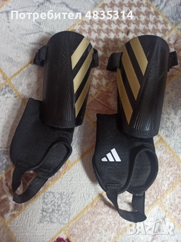 Продавам оригинални футболни кори Adidas с интегриран протектор за глезена. Страхотен избор както за, снимка 3 - Футбол - 54766498