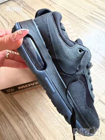 Оригинални нови маратонки NIKE AIR MAX MOTIF! 35,5 н, снимка 8 - Маратонки - 54782326