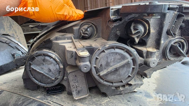Десен фар за Мерцедес ц класа w204, снимка 2 - Части - 55254354