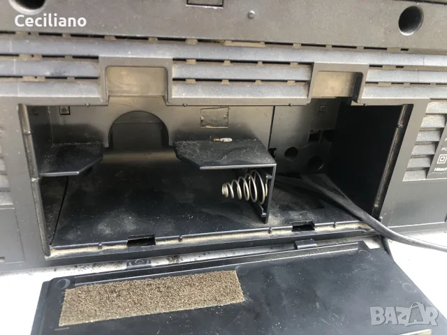 Радиокасетофон Hitachi TRK-7620E / 3D7 MK2 За профилактика-ремонт !, снимка 10 - Радиокасетофони, транзистори - 55585869