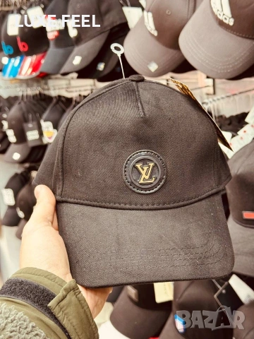 Lacoste 🔹 Valentino🔹Hugo Boss 🔹 Philipp Plein 🔹 Moncler 🔹 Prada🔹Boss🔹 Louis Vuitton 🔹, снимка 14 - Шапки - 53987462