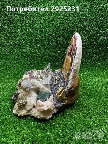 Ръчно изработена икона на Исус Христос с естествени кристали – калцит, пирит, галенит, кварц и амети, снимка 7 - Икони - 54092075