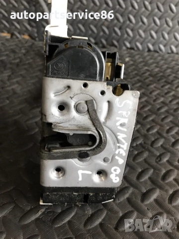 Заключващ механизъм за предна лява врата за Mercedes W906 Sprinter (2008) A9067201435, снимка 3 - Части - 54180220