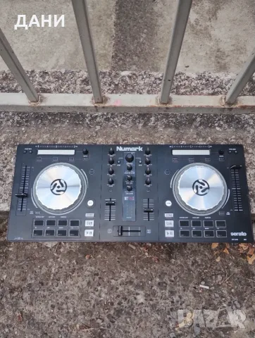 DJ mixser Numark Pro 3 конзола.Перфектна