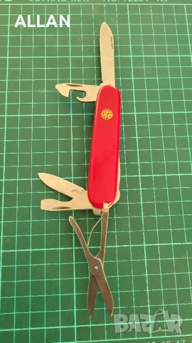 Продавам сгъваем джобен нож Викторинокс