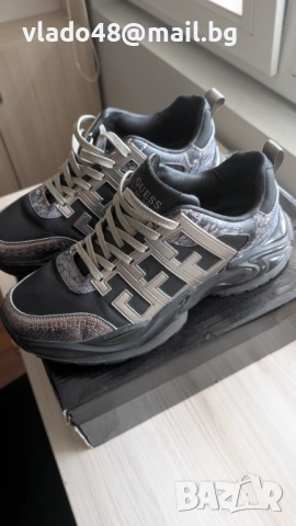 Продавам оригинални мъжки спортни обувки Guess, снимка 2 - Маратонки - 54669211