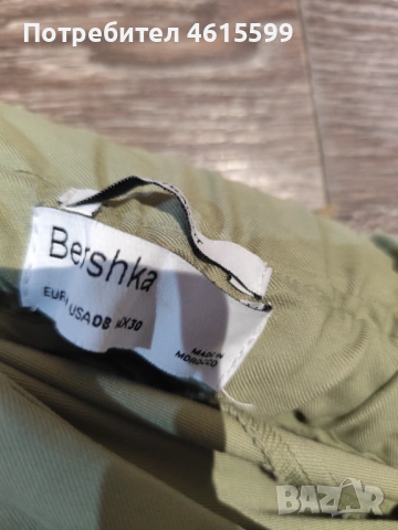 панталон с интересна талия на Bershka, снимка 5 - Панталони - 54510924