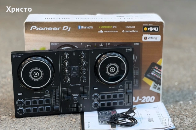 DJ Контролер Pioneer DDJ-200, черен 