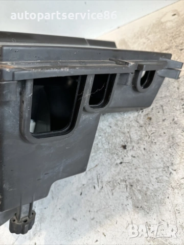 Кутия/корпус за бушони за Land Rover Range Rover L322 3.0 Td6 (2006) 7516708 , снимка 3 - Части - 54346383