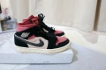 Кецове Nike WMNS Air Jordan 1 Mid, снимка 2