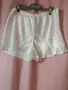 XL/ /2XL Бели сатенени шорти , снимка 1