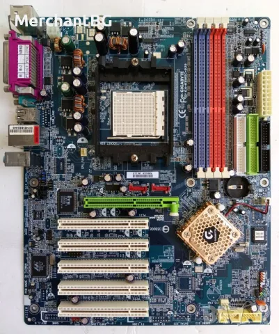 Gigabyte GA-K8NSC-939 + Athlon 64 X2 Dual Core 4400+
