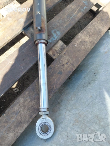 хидравличен цилиндър, снимка 2 - Резервни части за машини - 54304319