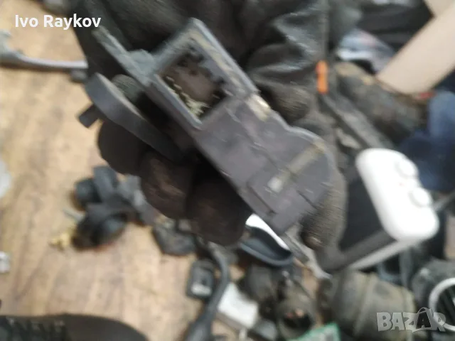 Моторче клапи парно Hyundai , снимка 3 - Части - 55367464