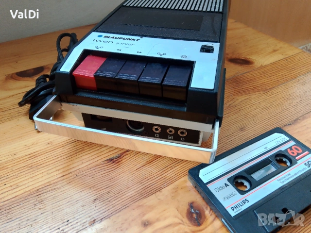 Касетофон BLAUPUNKT , снимка 2 - Радиокасетофони, транзистори - 54485326