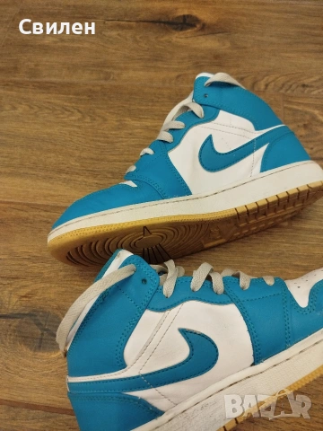 Nike Air Jordan 1 Mid Aquatone GS 37.5, снимка 2 - Детски маратонки - 55286526