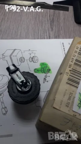 357611349**NEU**VAG**VW**КАПАЧКА ЗА СПИРАЧНАТА ТЕЧНОСТ** , снимка 5 - Части - 55377771