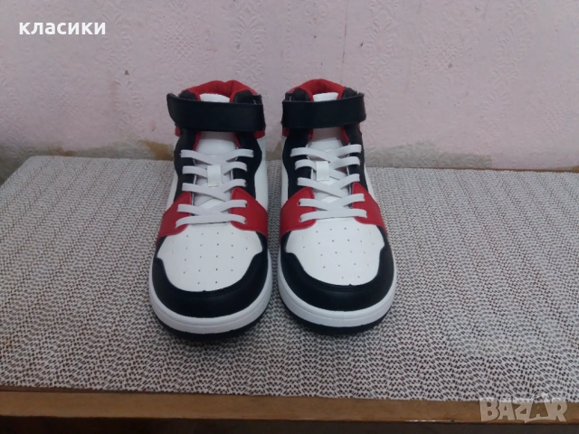 Обувки детски маратонки