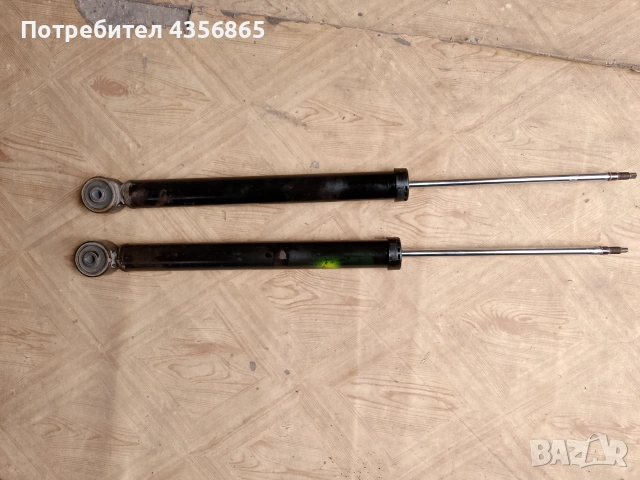 Продавам задни амортисьори за голф 4 дизел 1.9 два броя , снимка 2 - Части - 55281735