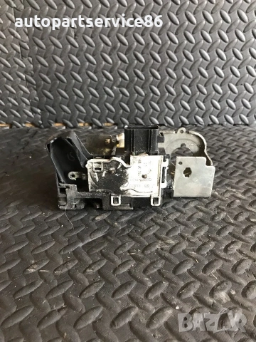Заключващ механизъм за предна лява врата за Ford Transit Mk6 / Mk7 (2000-2011) YC1A-V21813-CJ