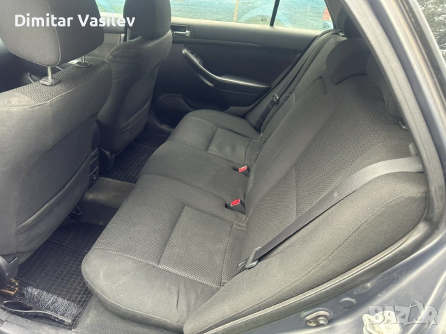 Toyota Avensis 2.0 D4D 116 2004, снимка 7 - Автомобили и джипове - 54349711