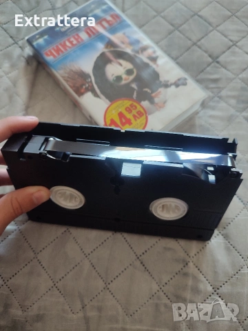 филмче "Чикен Литъл" на VHS видеокасета, снимка 3 - Анимации - 54552800