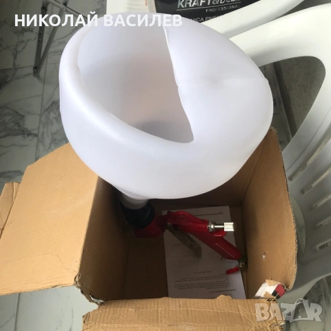 Пистолет за боядисване и мазилки с 3 съди / пневматичен  ., снимка 16 - Облицовки - 54357107