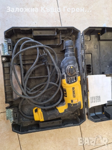 Перфоратор DeWalt D25133 QS, снимка 3 - Перфоратори - 54739908
