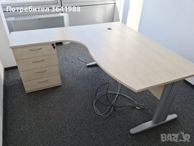 Бюро в композиция от 4 бр. с чекмеджета и шумо изолиращи прегради, снимка 3 - Работни маси и бюра - 53975658