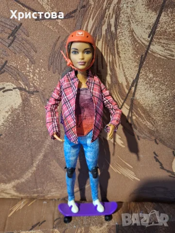 Barbie Mattel Made to Move скейтбордистка