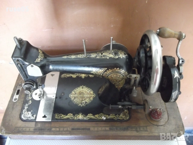 Шевна машина "Helvetia" ръчна стара работеща, снимка 3 - Други ценни предмети - 54314153