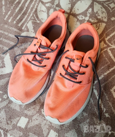 Оригинални дамски маратонки Nike