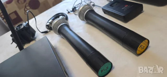 Безжичен микрофон Biema UHF58II. Неразличим от нов, снимка 4 - Микрофони - 55308607