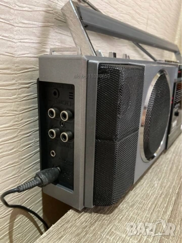 	HITACHI TRK-6701W VINTAGE RETRO BOOMBOX радио касетофон, снимка 8 - Радиокасетофони, транзистори - 54133617