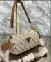 чанти GUESS - 💫22 cm x 13 cm, снимка 3