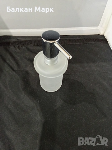 GROHE Essentials – Дозатор,диспенсър за течен сапун (Стъкло/Хром), снимка 3 - Други - 54135366